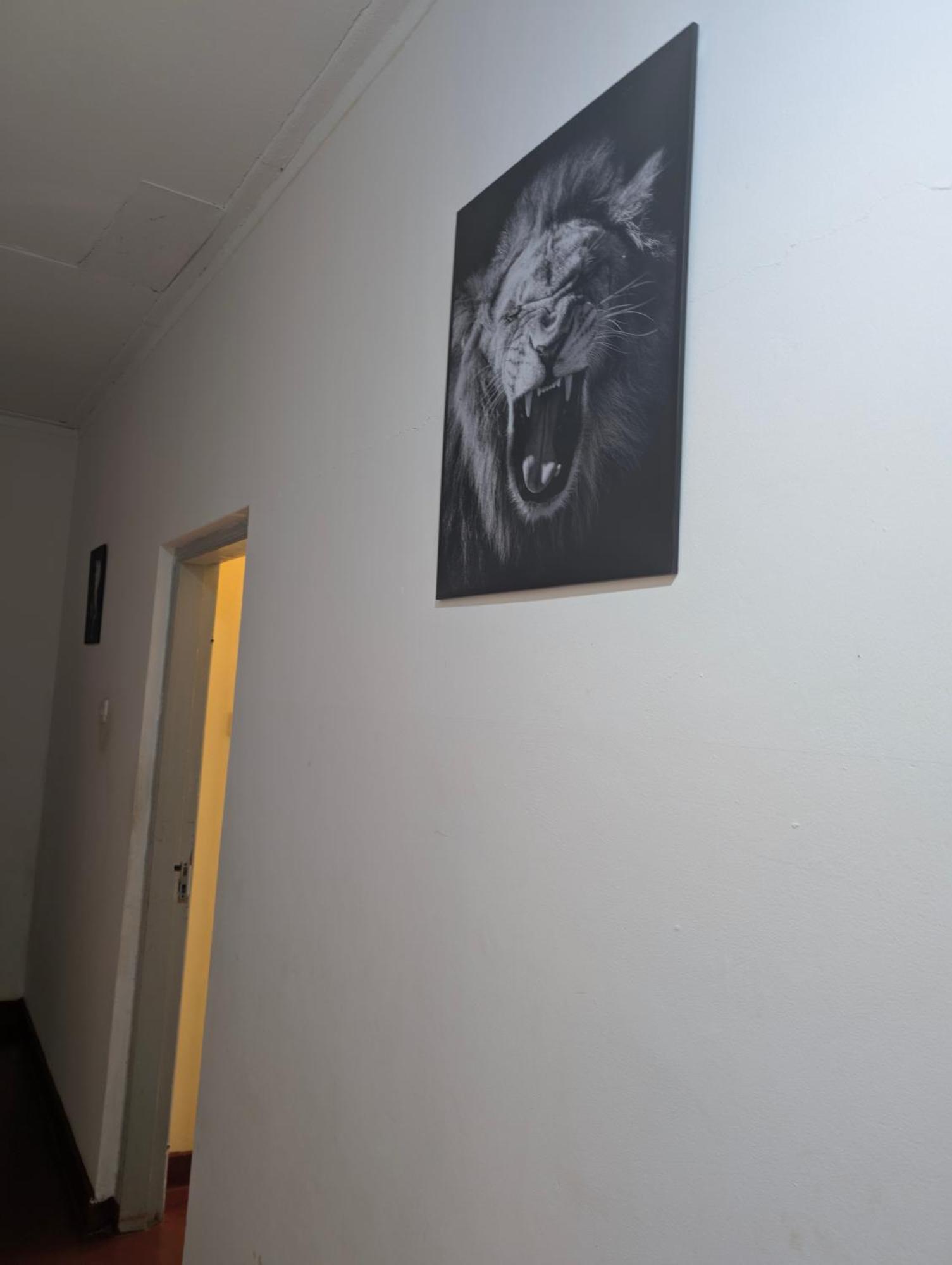 Dans Place Moshi Bagian luar foto