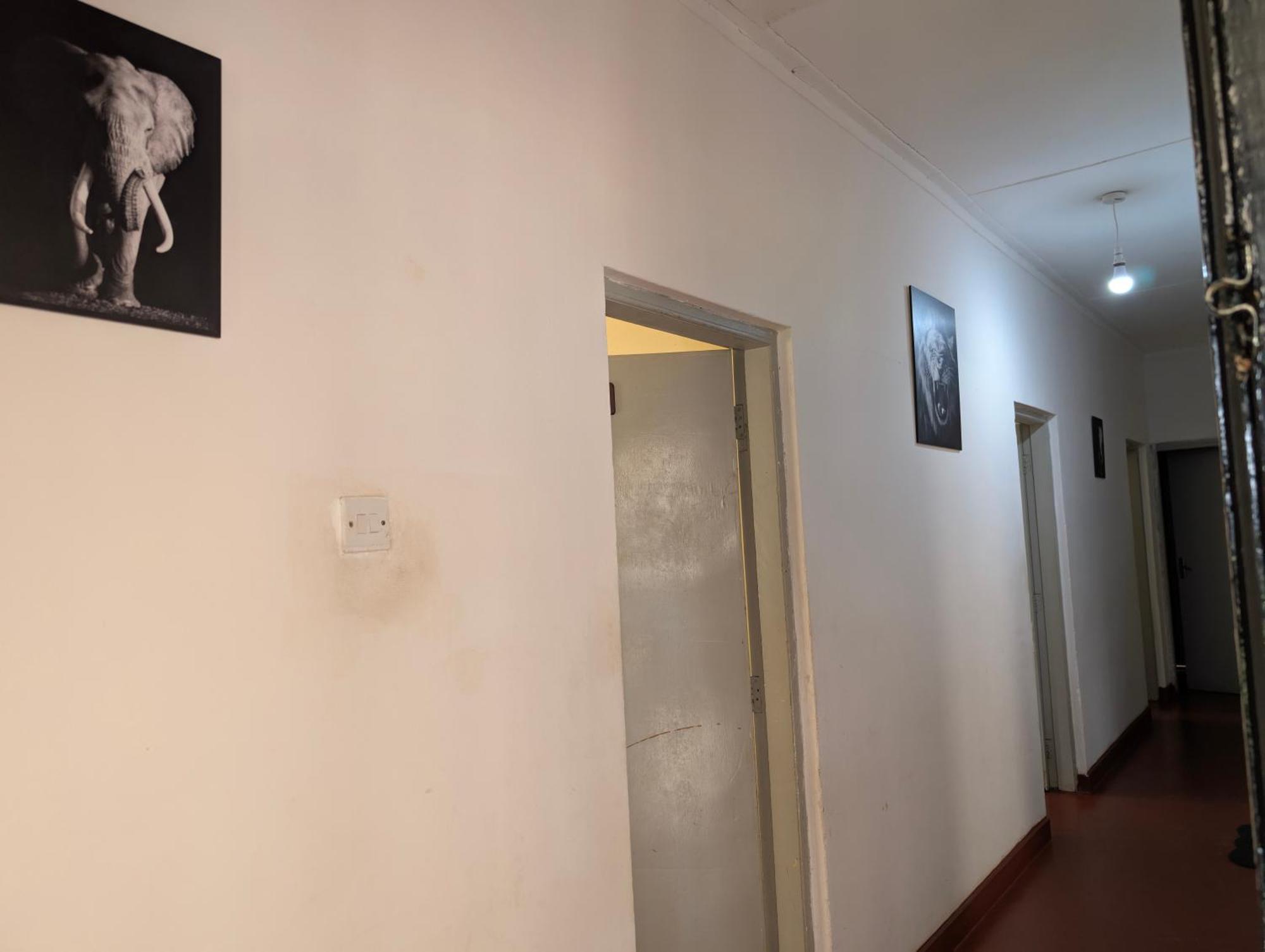 Dans Place Moshi Bagian luar foto