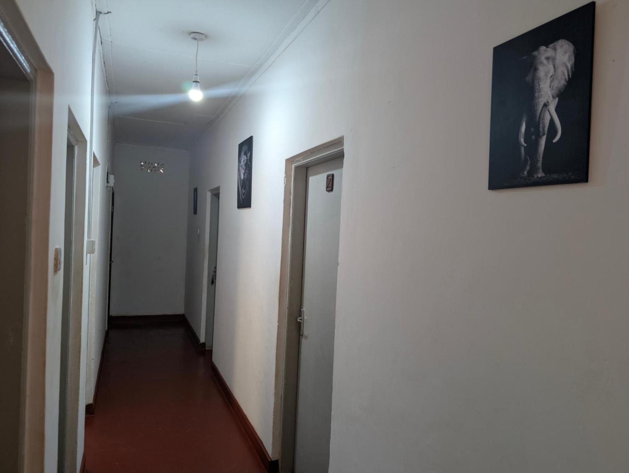 Dans Place Moshi Bagian luar foto